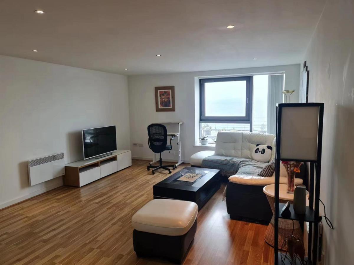 Stunning Waterfront Western Harbour Apartment Edimburgo Esterno foto