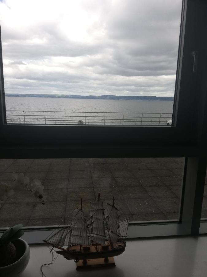 Stunning Waterfront Western Harbour Apartment Edimburgo Esterno foto