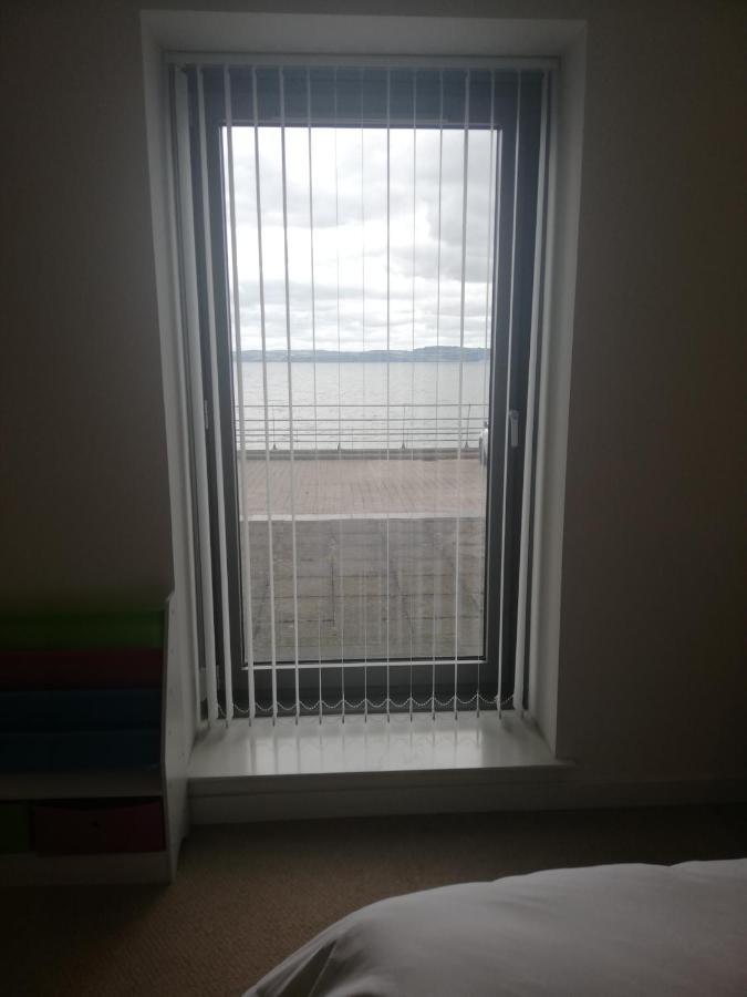 Stunning Waterfront Western Harbour Apartment Edimburgo Esterno foto