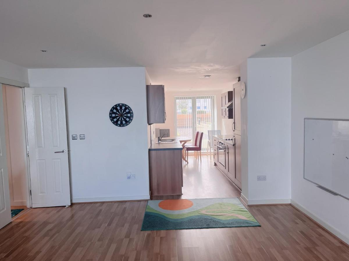 Stunning Waterfront Western Harbour Apartment Edimburgo Esterno foto