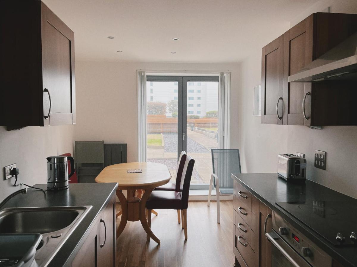 Stunning Waterfront Western Harbour Apartment Edimburgo Esterno foto
