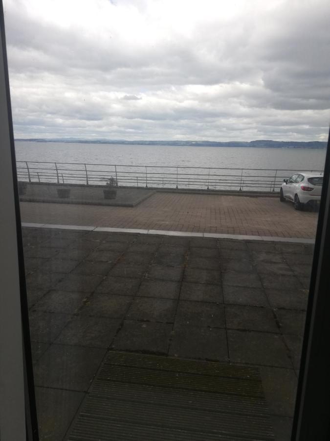 Stunning Waterfront Western Harbour Apartment Edimburgo Esterno foto