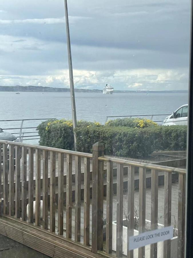 Stunning Waterfront Western Harbour Apartment Edimburgo Esterno foto