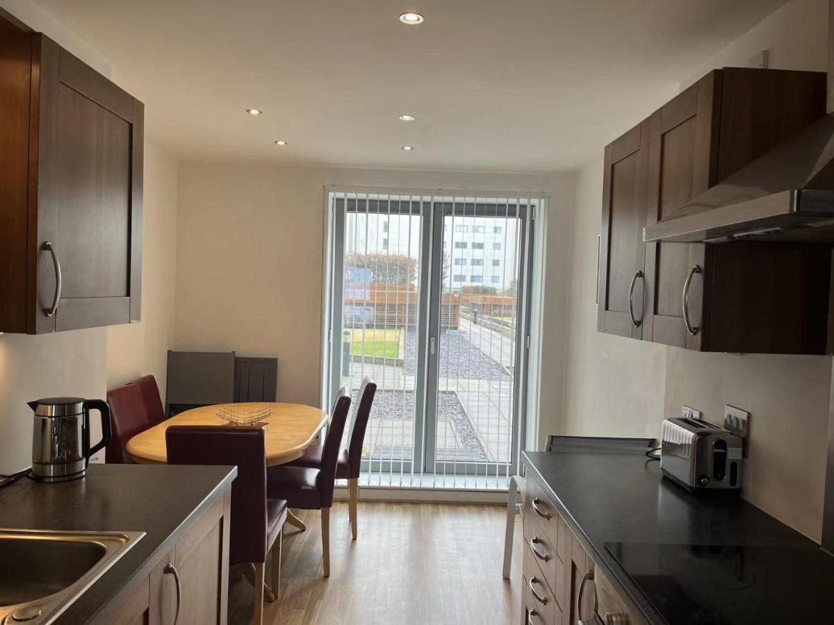 Stunning Waterfront Western Harbour Apartment Edimburgo Esterno foto