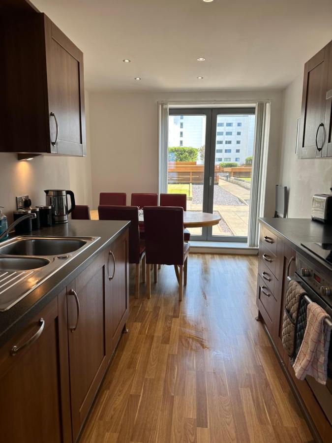Stunning Waterfront Western Harbour Apartment Edimburgo Esterno foto