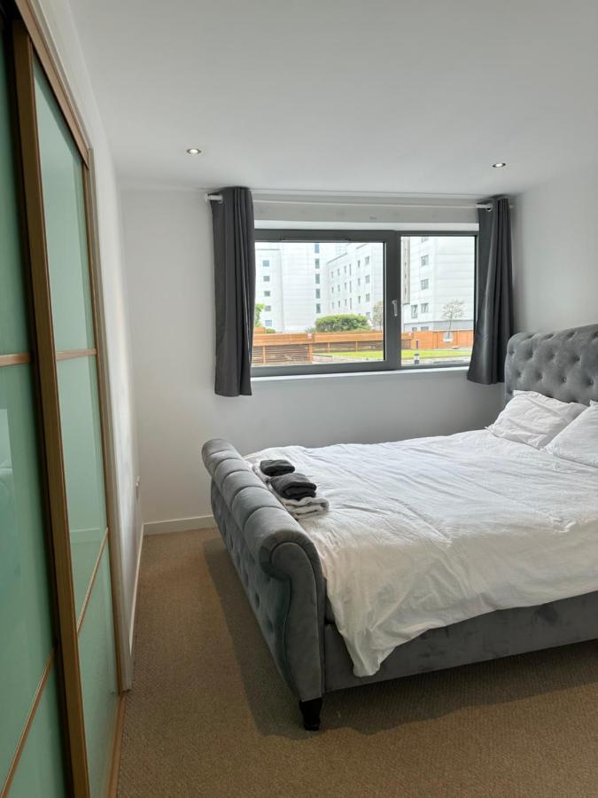 Stunning Waterfront Western Harbour Apartment Edimburgo Esterno foto